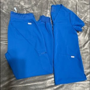 FIGS Scrubs Set